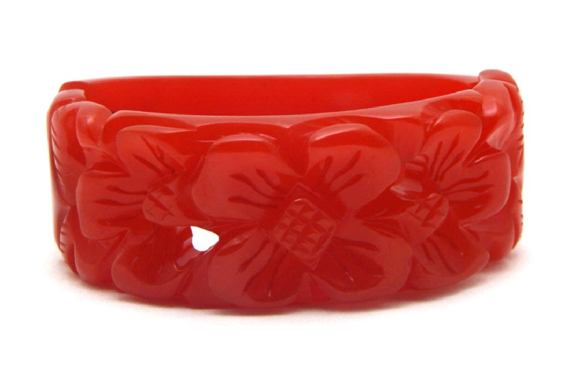 Hawaiian Hand Carved Red Bakelite Bangle, c1920s (1 of 4)