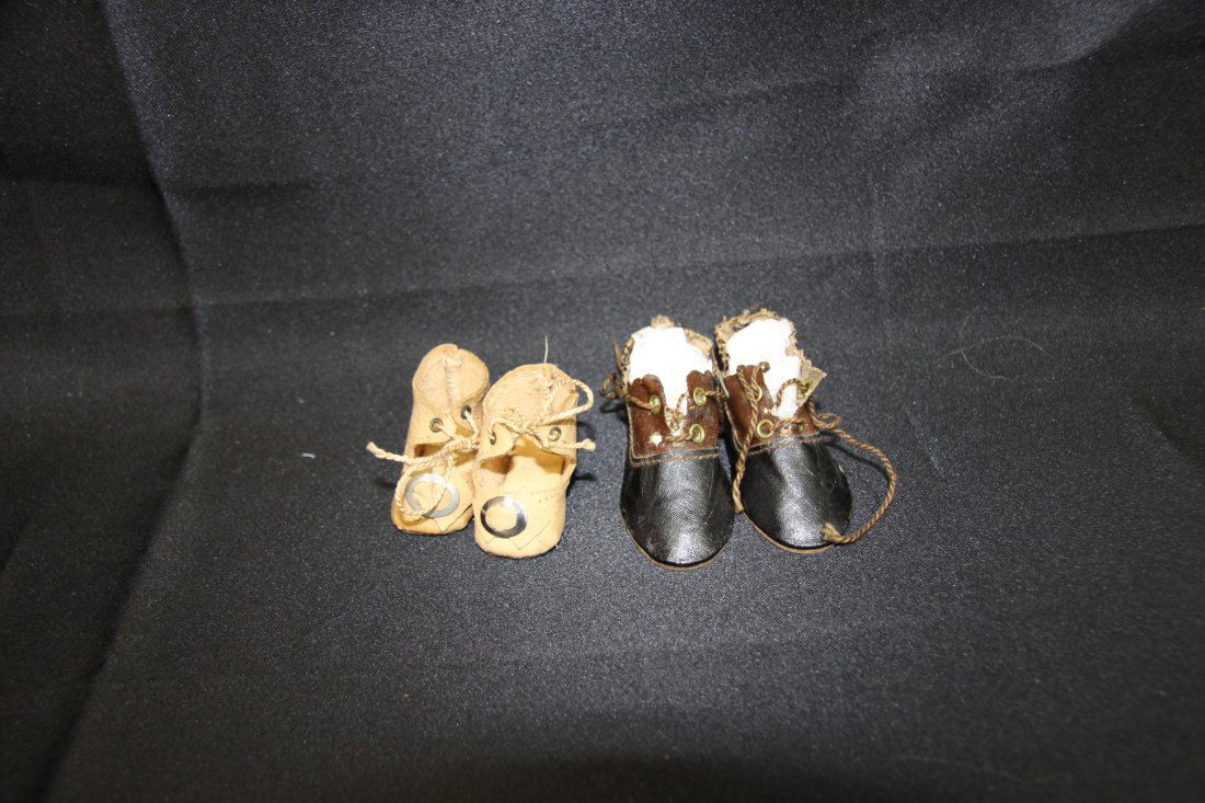 Lot of Two Pairs Antique Doll Shoes (1 of 4)
