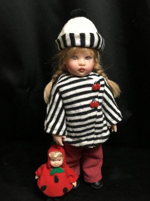 8" Adorable RILEY SHOW N' TELL by Helen Kish (1 of 3)