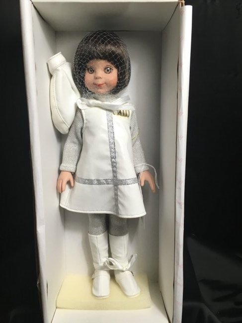 13" Mint in Box Betsy McCall Millenium Doll (1 of 4)
