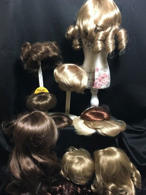 Lot of 10 Vintage Doll Wigs Size 9-13 (1 of 4)