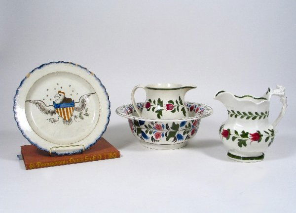 AN ANTIQUE STAFFORDSHIRE PLATE AND 3 GAUDY DUTCH T: AN ANTIQUE STAFFORDSHIRE PLATE AND 3 GAUDY DUTCH TABLE ACCESSORIES. The plate is made of Staffordshire earthenware, C. 1810-1825, called "Arms of the United States", of an eagle with an olive branch i