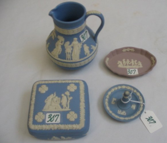 A GROUP OF FOUR WEDGWOOD JASPERWARE ITEMS. One i