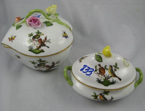 TWO HEREND HAND PAINTED PORCELAIN TABLE ACCESSORI: TWO HEREND HAND PAINTED PORCELAIN TABLE ACCESSORIES. One a peach-shaped covered sauce bowl, applied pastel roses on the lid on white ground, gold accented, 5-1/4 in. length; together with a miniature