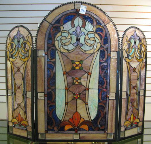 731 A Decorative Stained And Leaded Glass Fireplace S Aug 15