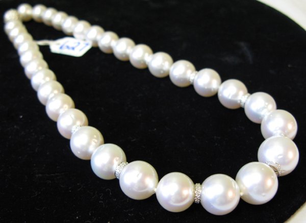 WHITE SOUTH SEA PEARL AND DIAMOND NECKLACE WITH A