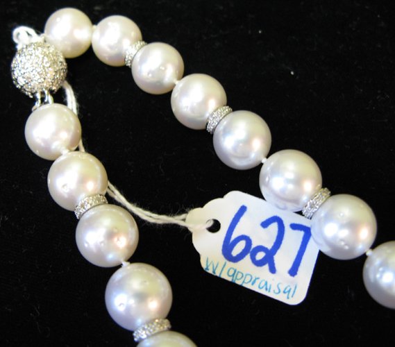 WHITE SOUTH SEA PEARL AND DIAMOND NECKLACE WITH A - 2