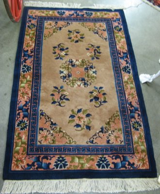 CHINESE AREA RUG, old Peking design, hand knotted