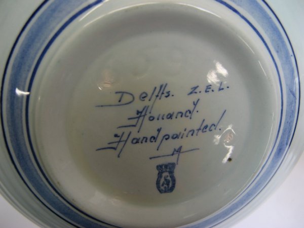 TWO BALUSTER-FORM PORCELAIN VASES, one a Delft bl - 2