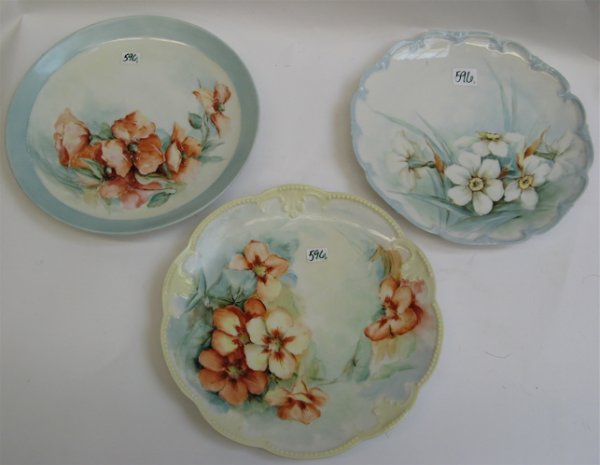 SIX PORCELAIN TABLE ACCESSORIES, including an ova: SIX PORCELAIN TABLE ACCESSORIES, including an oval Theodore Haviland, Limoges, France platter, white with hand painted gold decoration, 14-1/4" L.; a round platter with hand painted roses by H & Co.,