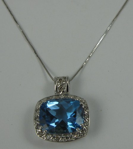 BLUE TOPAZ, DIAMOND AND WHITE GOLD PENDANT NECKLA