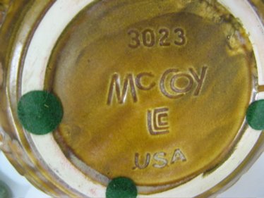 FOUR AMERICAN ART POTTERY PIECES, including a Ful - 3