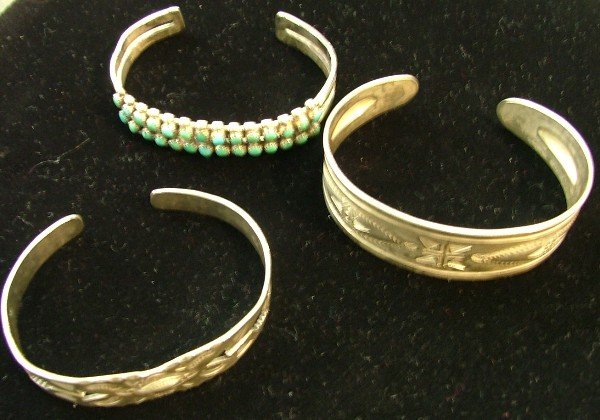 TEN NAVAJO & MEXICAN SILVER JEWELRY ITEMS: 3 Nava - 4