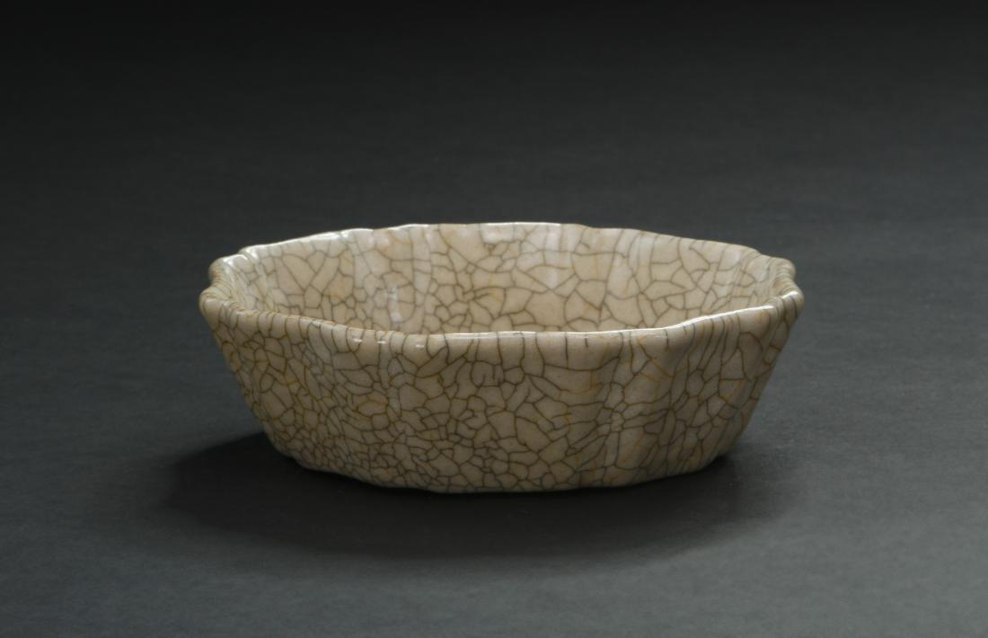 Crackle Glazed 'Mallow' Form Brushwasher (1 of 7)