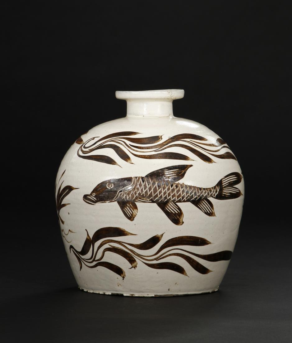 Cizhou White-Ground Painted Truncated Meiping (1 of 12)