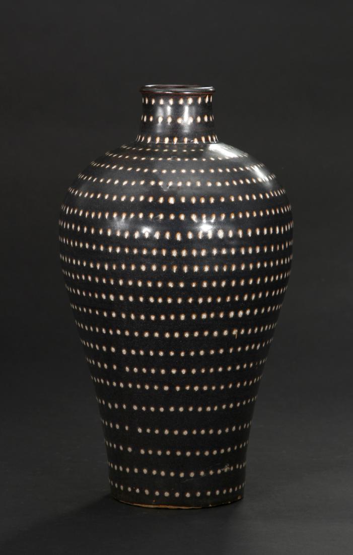 Fine Jizhou Spotted Meiping Vase (1 of 10)