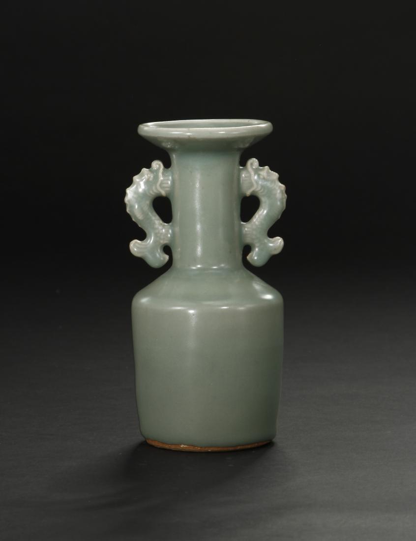 Fine Lungchuan Celadon 'Kinuta' Mallet Vase (1 of 10)