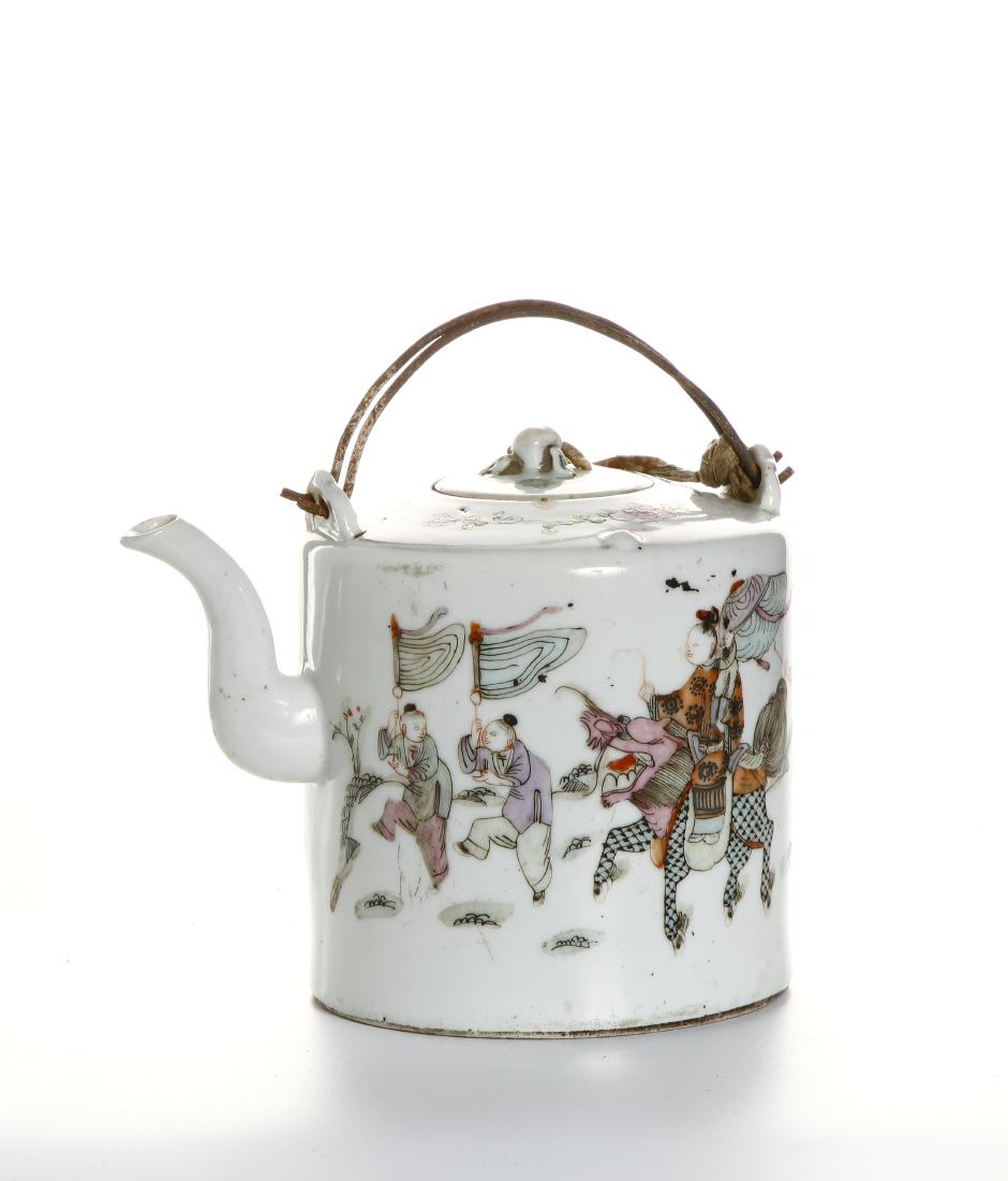 Chinese Famille Rose Teapot (1 of 7)