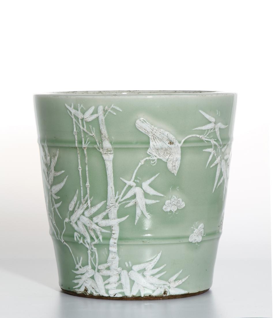 Chinese Celadon Glazed Slip-Decorated Painting Pot (1 of 11)
