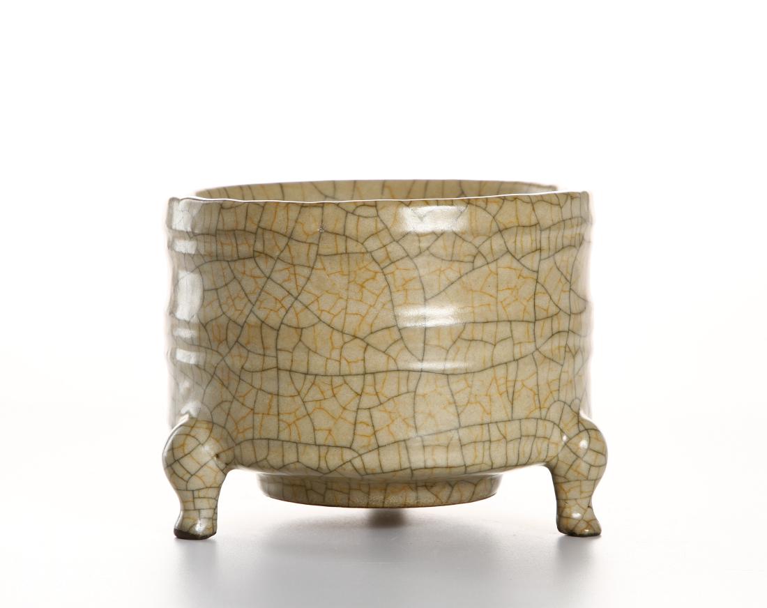 Chinese Ko-Type Tripod Incense Burner (1 of 7)