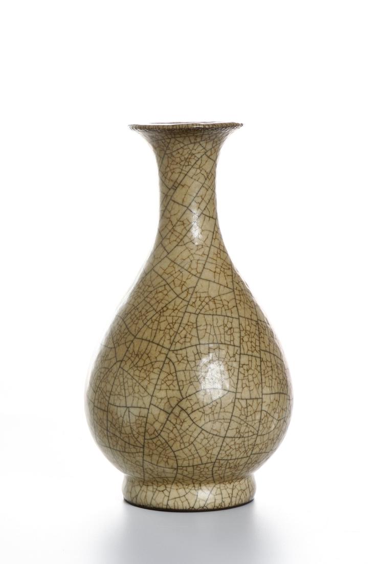 Chinese Fine Ko-Type Yuhuchuan Vase (1 of 8)
