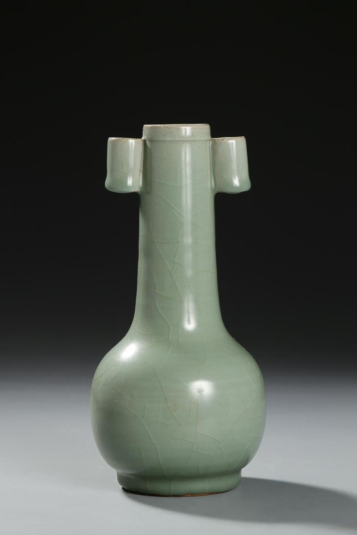 Chinese Lungchuan Celadon Arrow Vase (1 of 10)