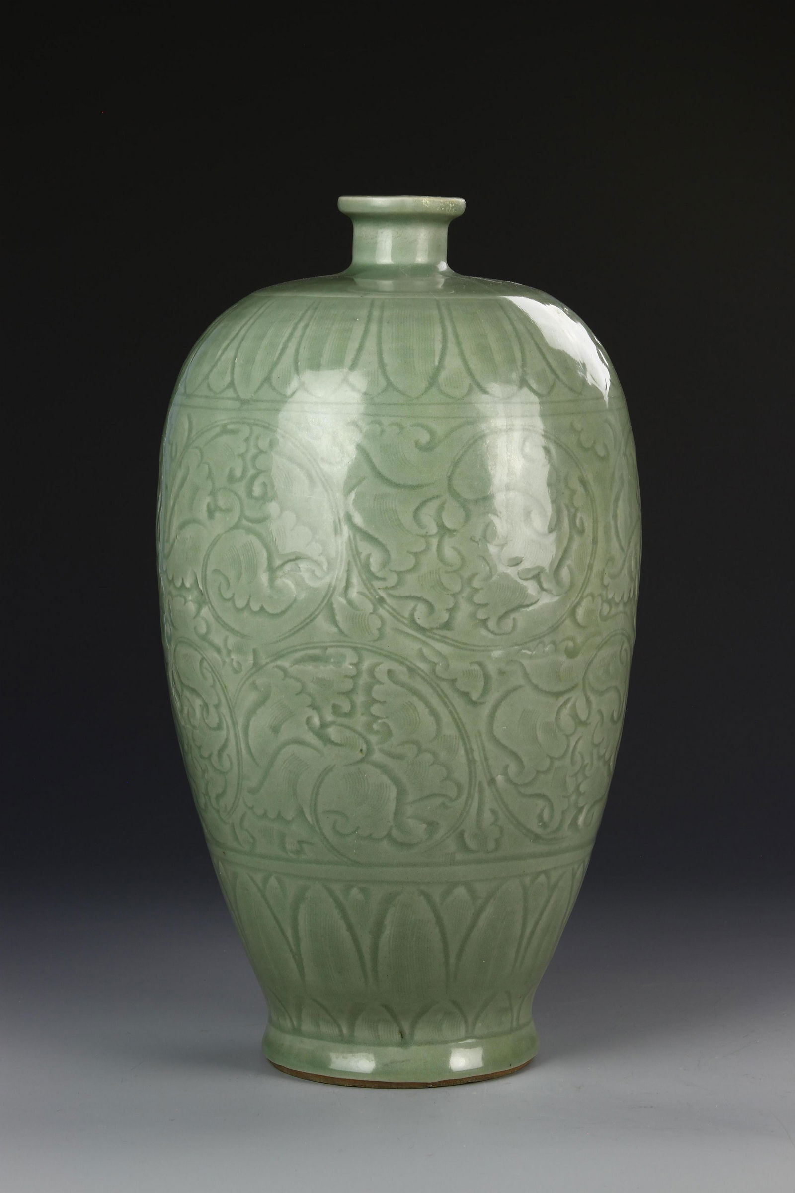 Chinese Celadon Glazed Lungquan Meiping Vase (1 of 8)