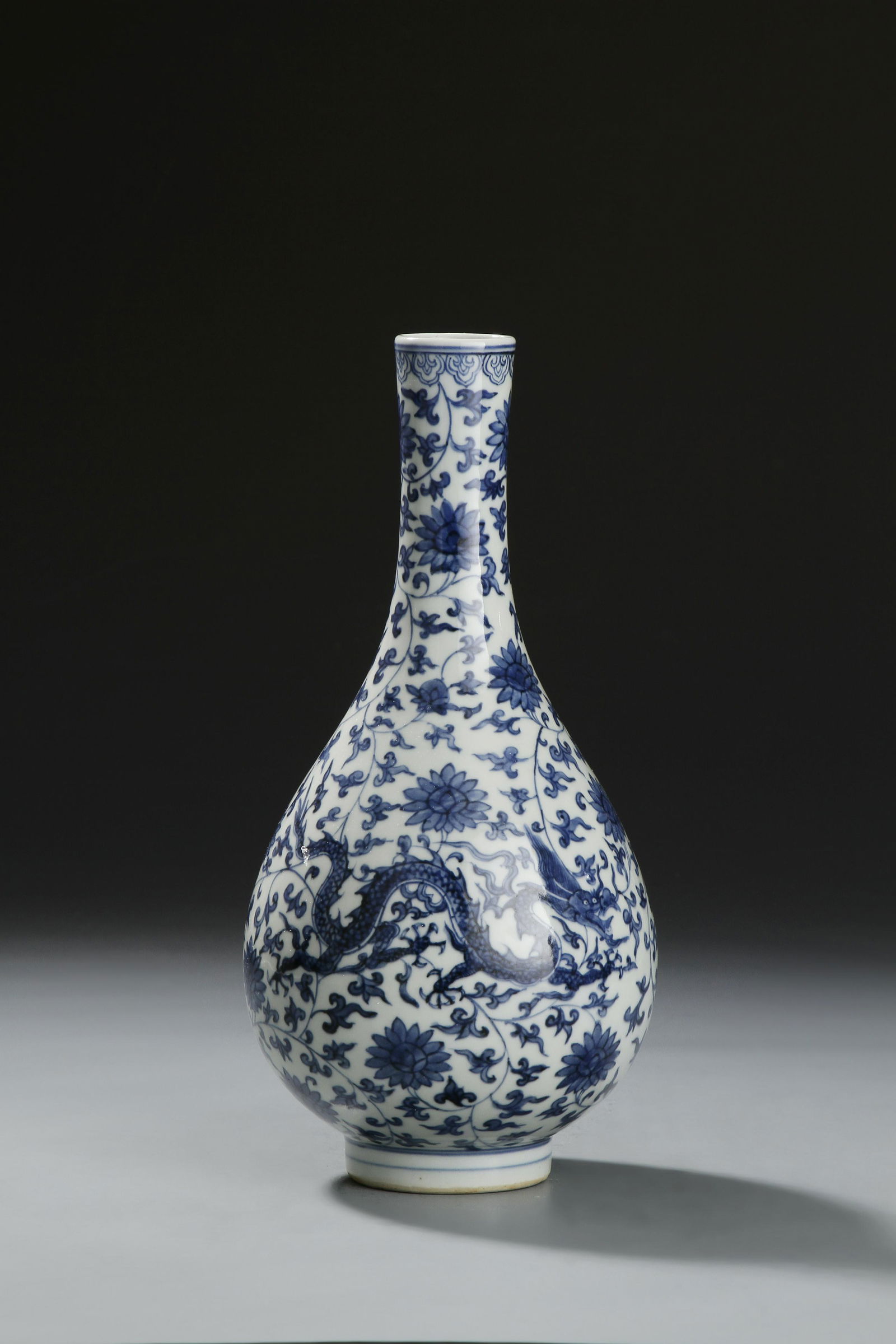 Chinese Blue/White Dragon Bottle Vase (1 of 9)