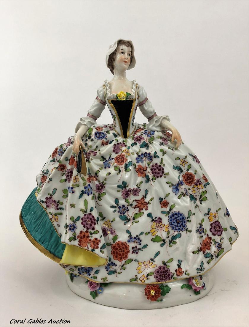 Capodimonte porcelain figure.: Capodimonte porcelain figure. Measure 10"in H.