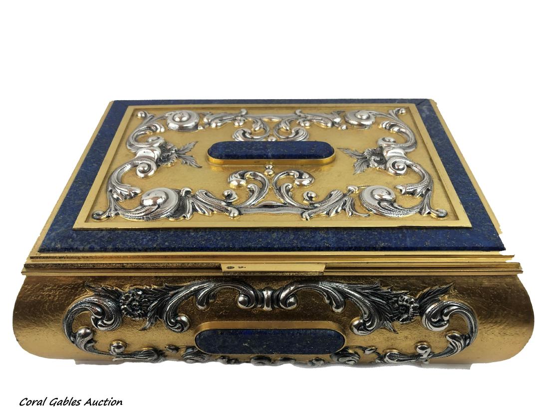 Box of Sterling Silver 800 and lapislazuli of the 20th: Box of Sterling Silver 800 and lapislazuli of the 20th century. Signed. Measure 3"in H x 9 1/2"in W.