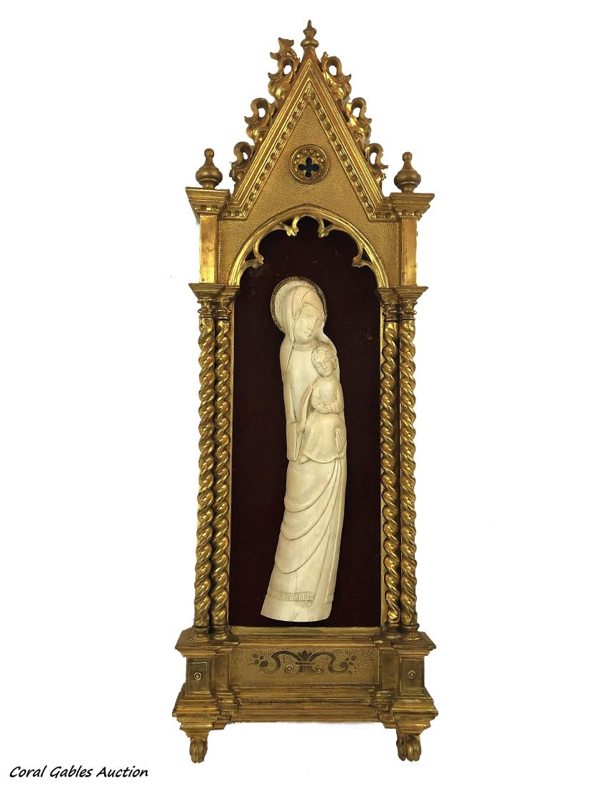 ANTIQUE RELIGIOUS GOTHIC FIGURE: ANTIQUE RELIGIOUS GOTHIC FIGURE. MEASURE 33"in H x 11"in W.