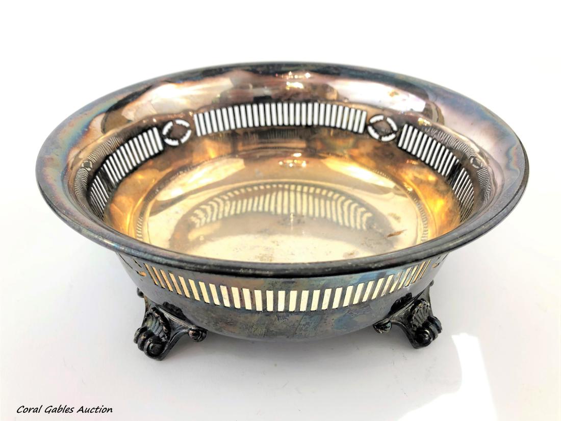 Silver Plated Serving Piece (1 of 2)