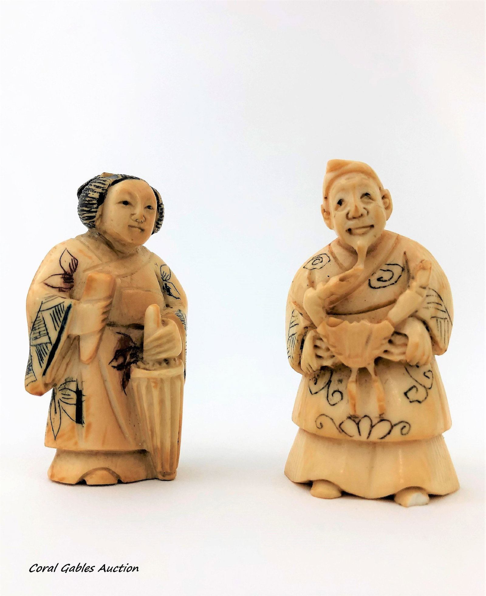 Pair of Antiques Japanese Carved Figures: Pair of Antiques Japanese Carved Figures. Measure 2"in H. IMPORTANT " No international shipping and some shipping restrictions to certain states. No international shipping and some shipping restrictio