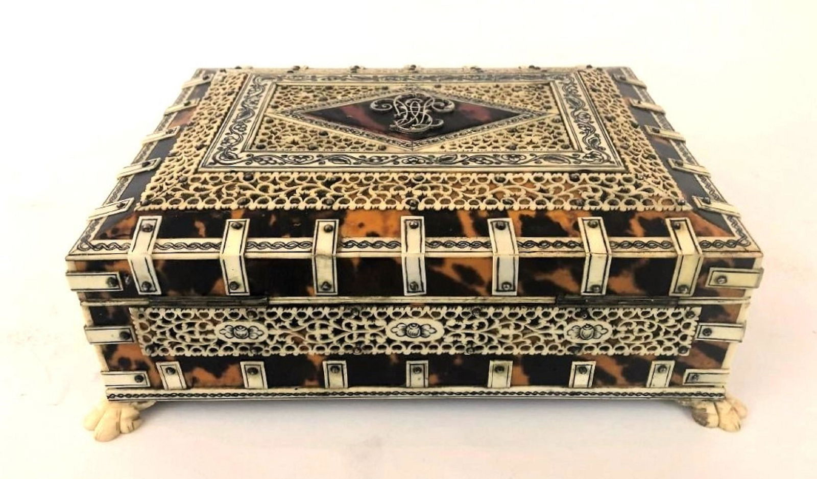 Antique tortoiseshell box (1 of 3)