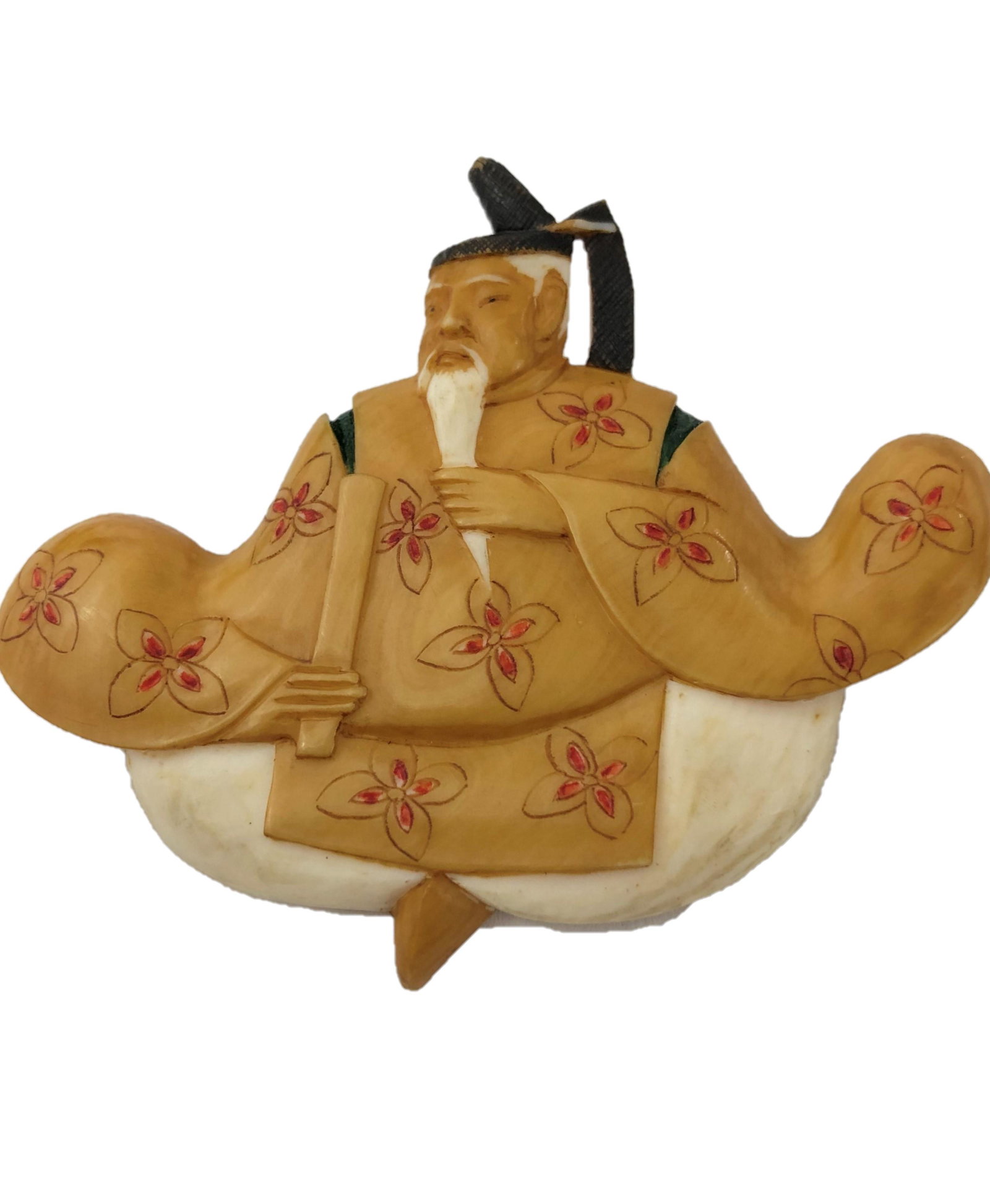 Silver Japanese Brooch: Silver Japanese Brooch. Measure 2"in H x 2 1/2"in W.