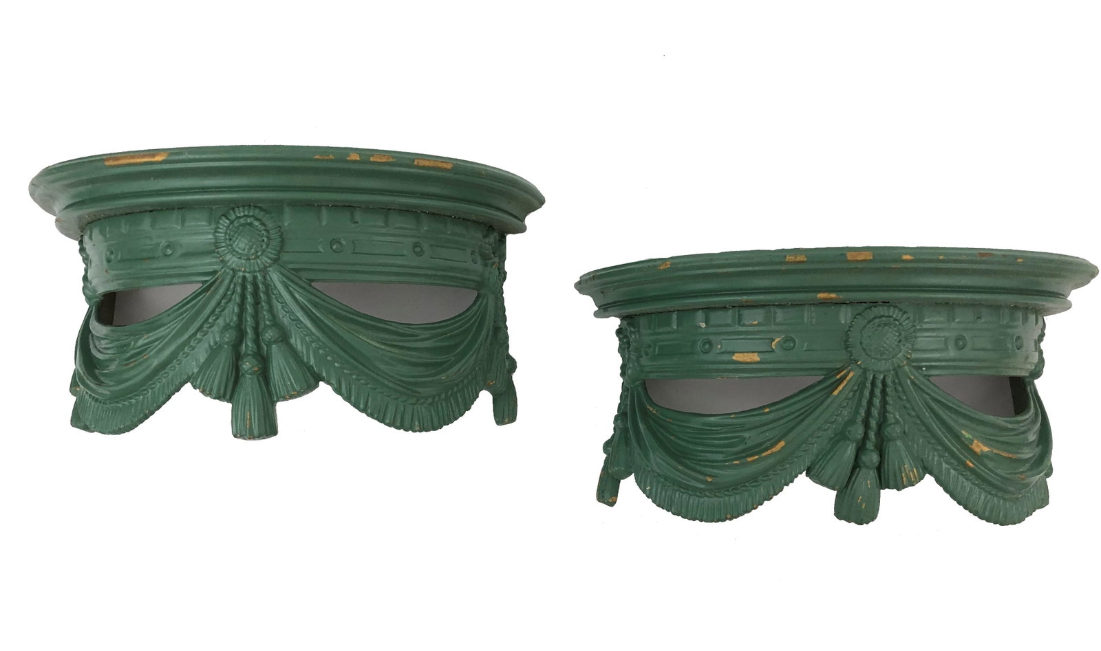 Pair of Imperial Style and Carved Wooden Brackets: Pair of Imperial Style and Carved Wooden Brackets. Measure 4 1/2"in H x 9 1/2"in W x 4 1/4"in D.