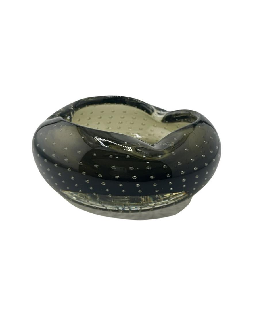 Vintage Erickson Art Glass Murano Style Bullicante Ashtray: Vintage Erickson Art Glass Murano Style Bullicante Ashtray Measure 2 1/2"in H x 5 1/2"in Diameter
