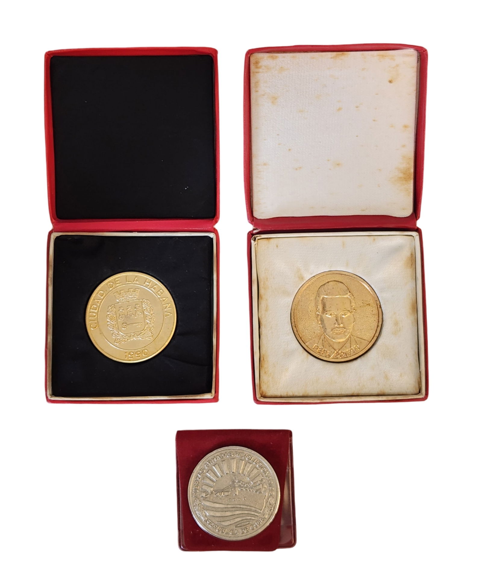 Lot of 3 Ccuban Bronze Collector Coins with Box: Lot of 3 Cuban Bronze Collector Coins with Box Coin Measure 3"in Diameter