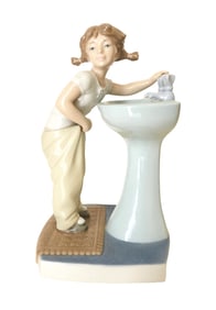 Lladro Girl Clean Up Time Girl at Sink Figurine Retired Rare 4838