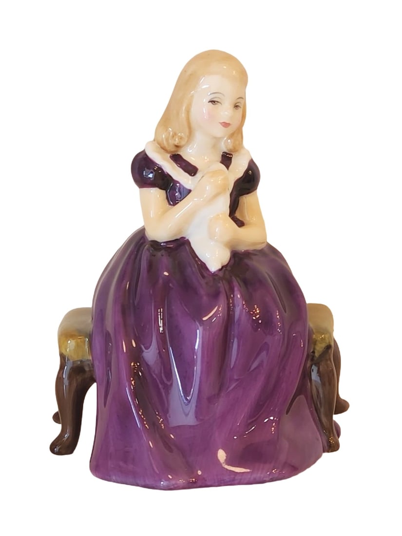 Rare Vintage Royal Doulton Vintage Figurine "Affection" HN 2236 (1 of 7)