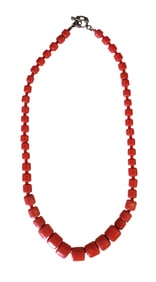 Vintage Mediterranean Coral Bead Necklace with Toggle Clasp – Graduated Cylindrical Form