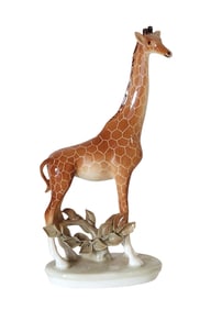 Royal Dux Porcelain Giraffe Figurine – Hand-Painted Czech Animal Sculpture