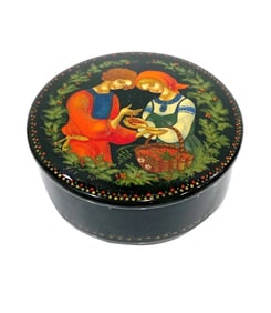 Russian Hand-Painted Lacquer Box – "Couple with Basket" Scene