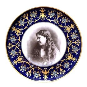 Aich Karlshna Portrait Cabinet Plate with Cobalt and Gilt Border, Late 19th Century