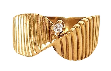 Vintage 18K Gold Diamond Ring, Textured Ribbed Design