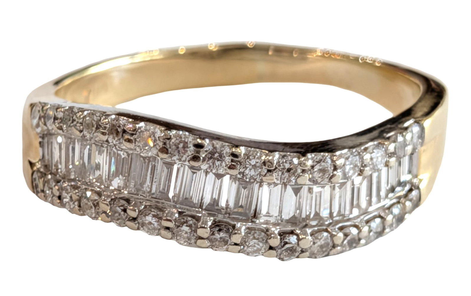 18K Yellow Gold Diamond Baguette & Round Brilliant Band Ring 1.25 CTW: Metal: 18K Yellow Gold (Hallmarked 750) Weight: 5.7 grams Ring Size: 10 1/4 Total Diamonds: Approx. 49 Natural Diamonds Total Diamond Weight: Approx. 1.25 CTW Diamond Cuts: Baguette Cut & Round Brilli