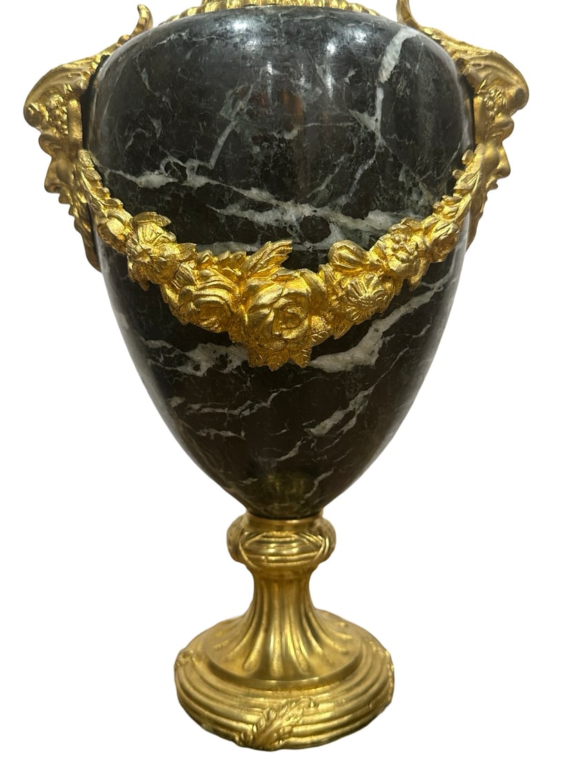 Antique Pair of 19th Century Gilt Bronze and Marble Urn Table Lamps - 5