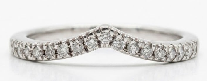 14K White Gold Chevron Diamond Wedding Band Ring: Metal: 14K White Gold Size 4 3/4 Weight 1.5g Total Diamond Weight: Approx. 0.20 CTW Diamond Shape: Round Brilliant Cut Setting Style: Prong Set Design: Chevron / V-Shaped Wedding Band
