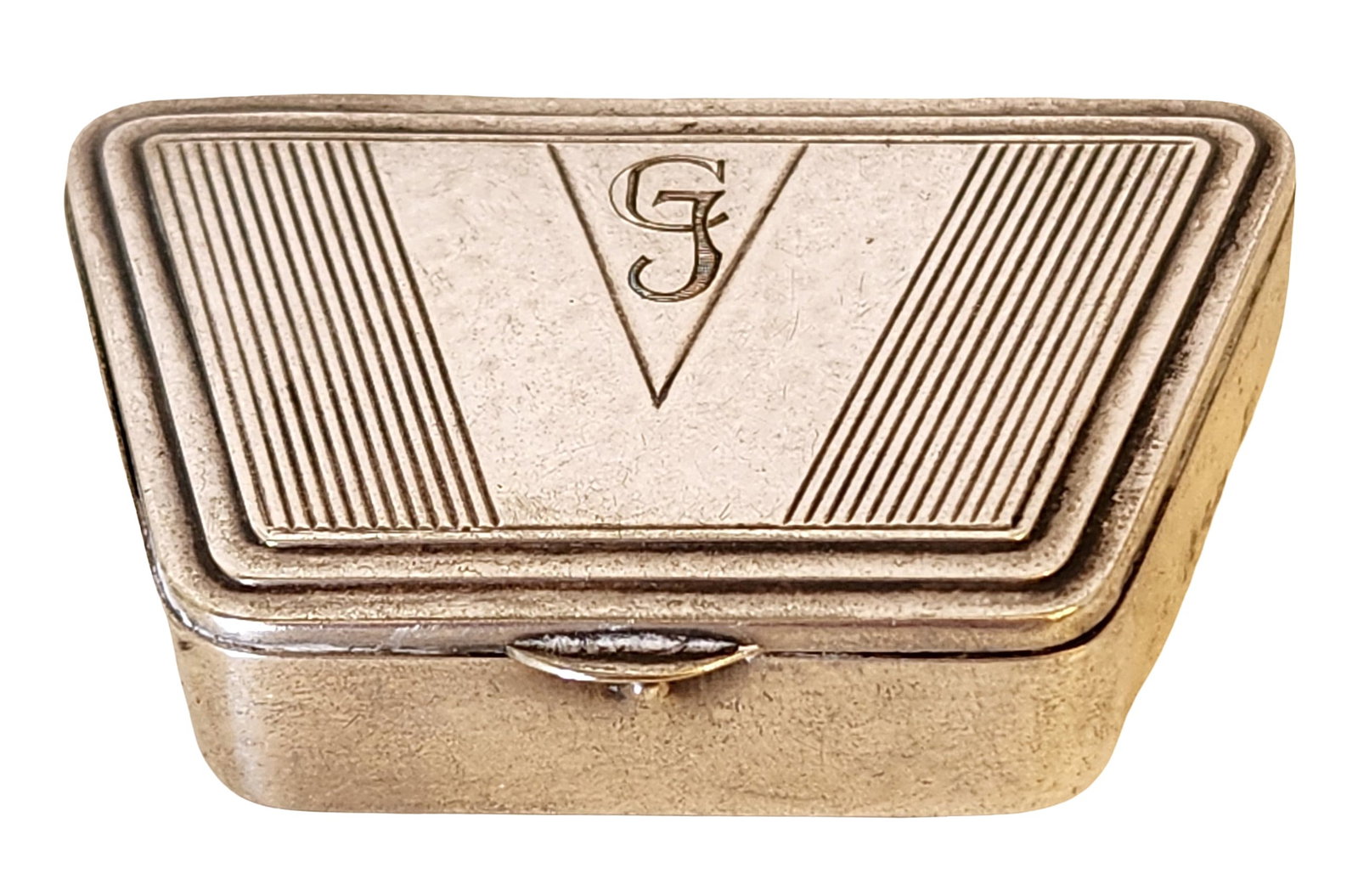 Vintage Alpacca Luxus Art Deco Style Trinket Box with Monogram G: Vintage Art Deco style metal trinket or jewelry box featuring a geometric design with engraved linear detailing and a central triangular panel monogrammed with the letter G. The hinged lid opens to re