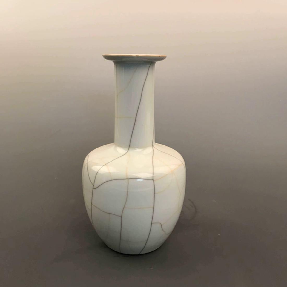 Fine Chinese Ge Yao Vase (1 of 6)